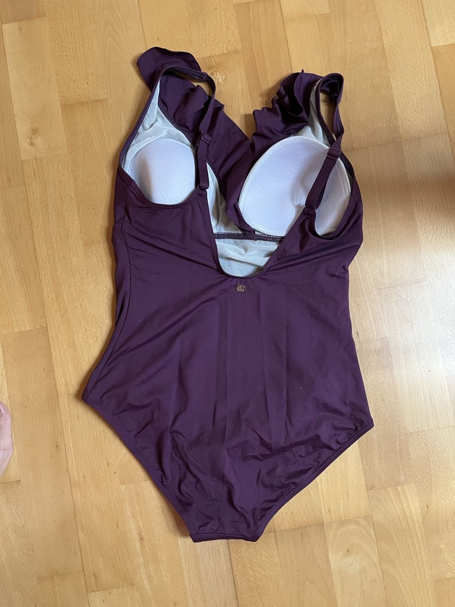 Costumi da bagno & Bikini: Badeanzug Rüschen Gr. 40 aubergine – Usato da Winterthur venduto da sonnentag01 1