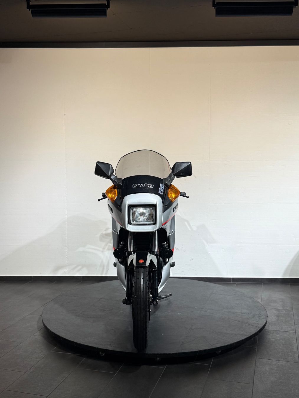 Yamaha Strada: Yamaha XJ 650 Turbo – Usato da Zell LU venduto da .VR46. 2