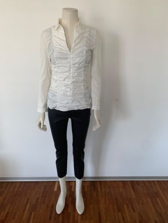 AKRIS: Exklusive geraffte weisse Bluse mit Kaufetikette, 36