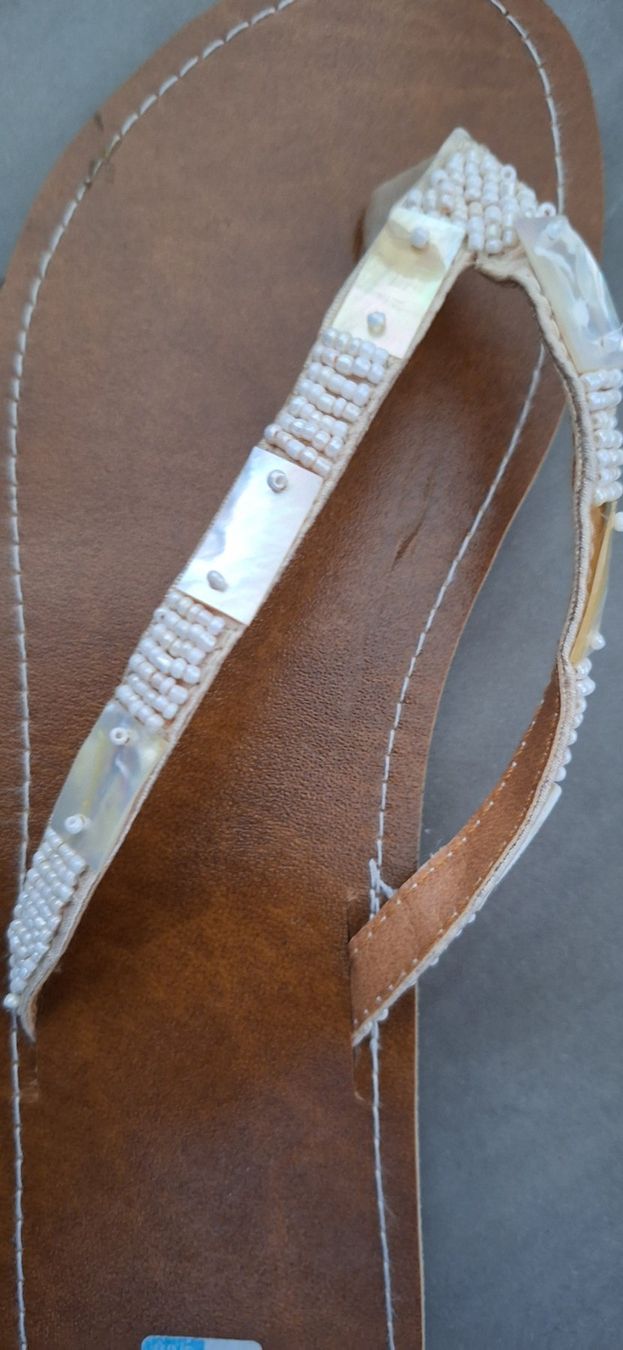 Damenschuhe: Damen Flip-Flops mit Perlmutt- und Perlendetails Gr. 37 – Gebraucht aus Märstetten von activemember 3