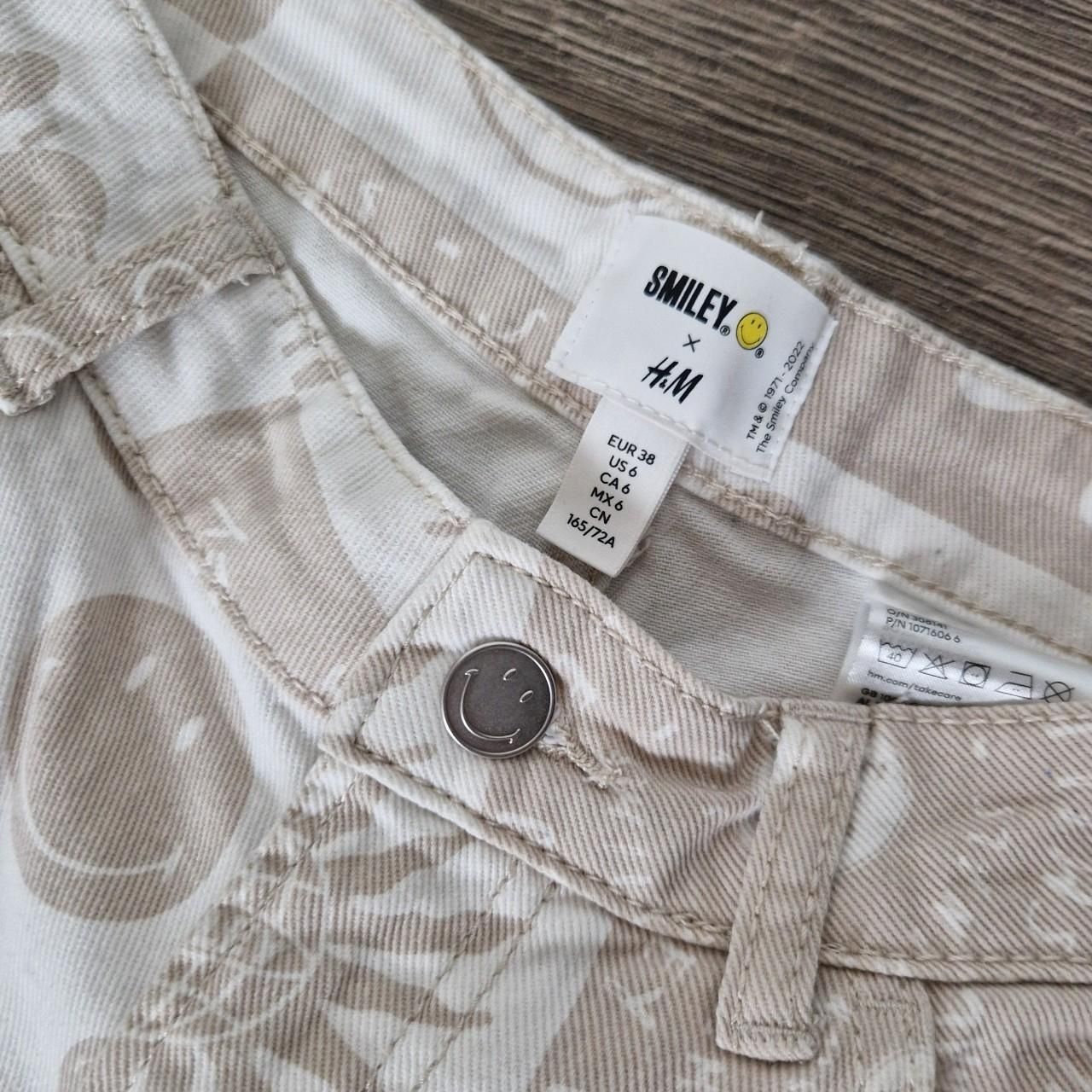 H&M Jeans: H&M x Smiley Hosen – Neu (gemäss Beschreibung) aus Dübendorf von bia_j2zg 2