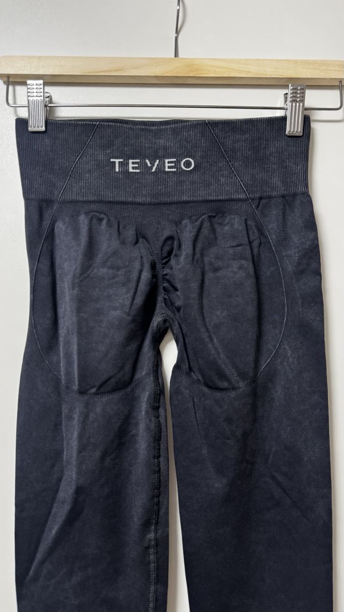 Teveo Leggings: Teveo Leggings – Nuovo (secondo la descrizione) da Ballwil venduto da lar_czz7 2