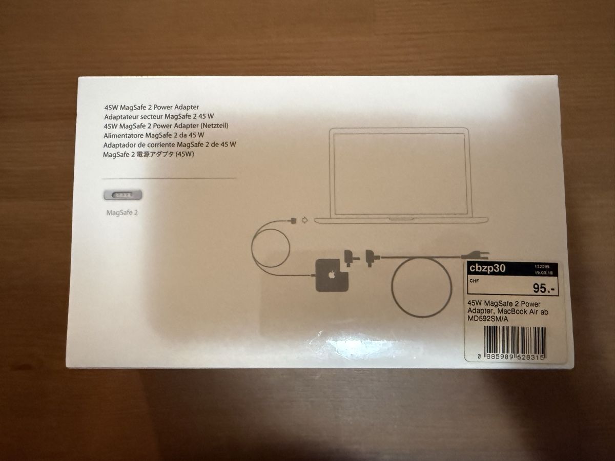 Apple Kabel: Apple 45W MagSafe 2 Power Adapter neuwertig – Neu und originalverpackt aus Muri AG von Tsukijomi 1