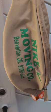 Trendige Nike Moving Co. Tasche – Ideal für den Alltag!