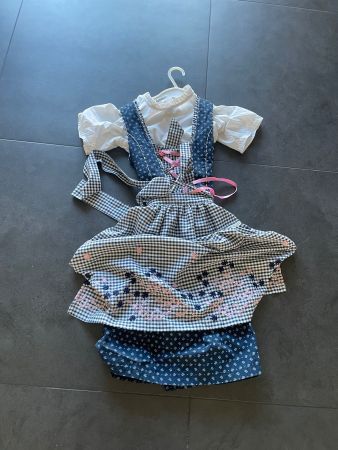 Dirndl-Kleid Grösse 128 mit Schürze und Bluse super Zustand