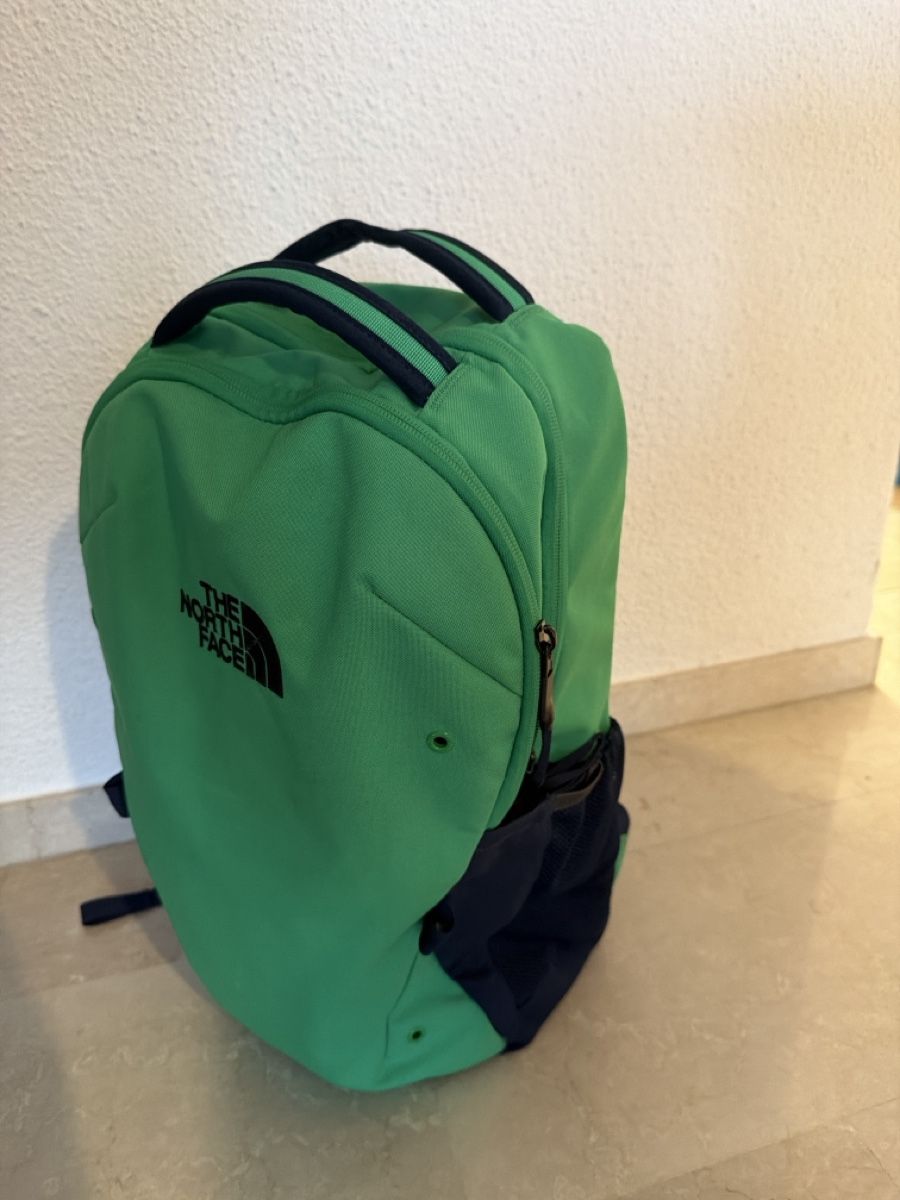 North Face Rucksäcke: The North Face Jester backpack green/navy – Gebraucht aus Luzern von pbe_bnj8 1