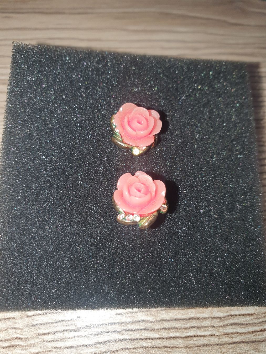 Ohrringe & -stecker: Ohrstecker in Rosenform, Modeschmuck – Gebraucht aus Moosseedorf von Sonnenschein.. 2