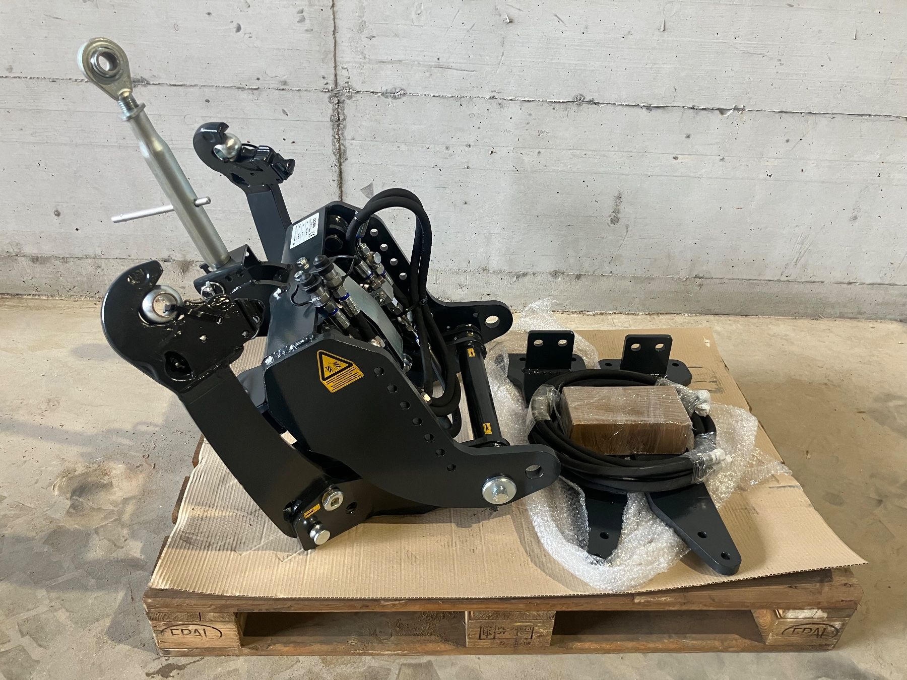 Hürlimann Trattori: Fronthydraulik zu Same Argon /Hürlimann XE 55 / 70 Tradition – Nuovo e nell'imballaggio originale da Lommis venduto da gorenc-swiss