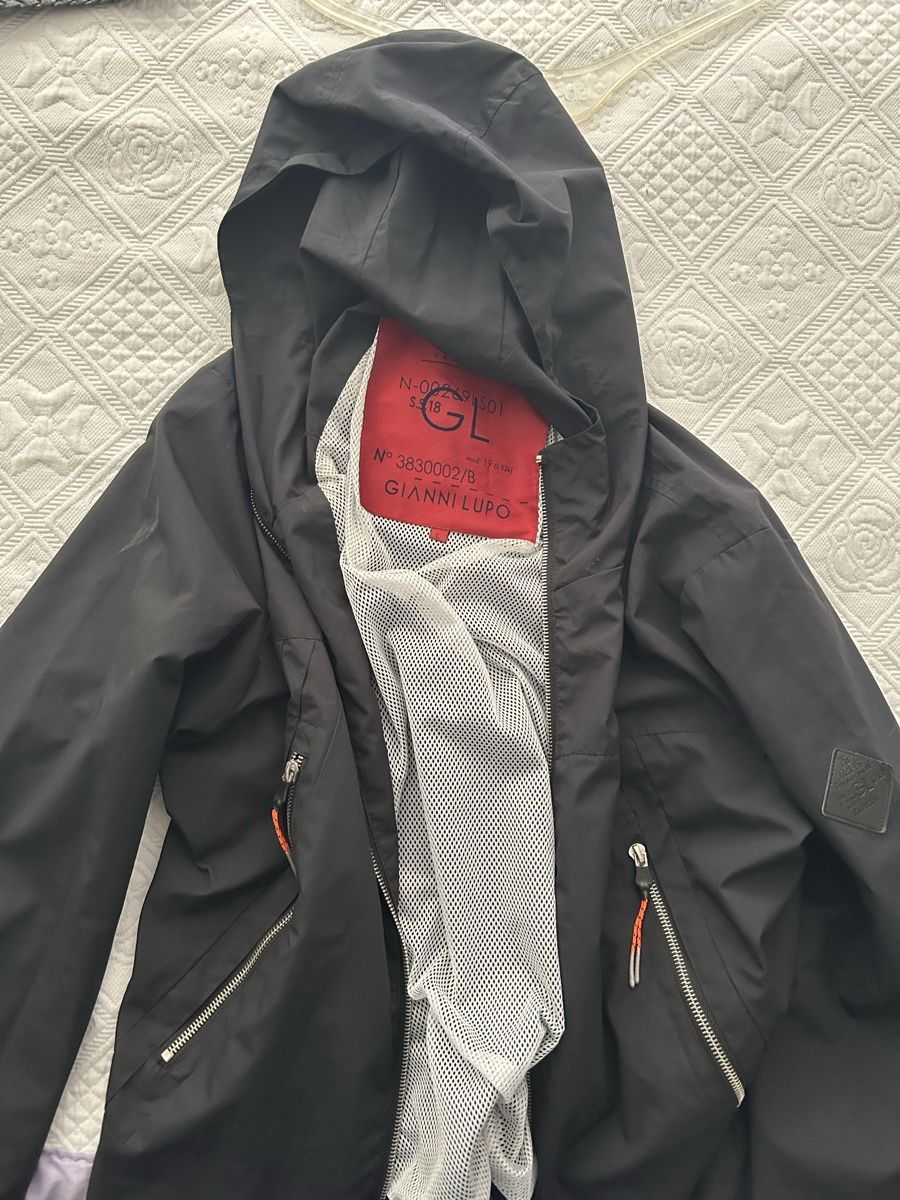 Cappotti: Zara and 2 other jackets L – Usato da Neuchatel venduto da UMY 2