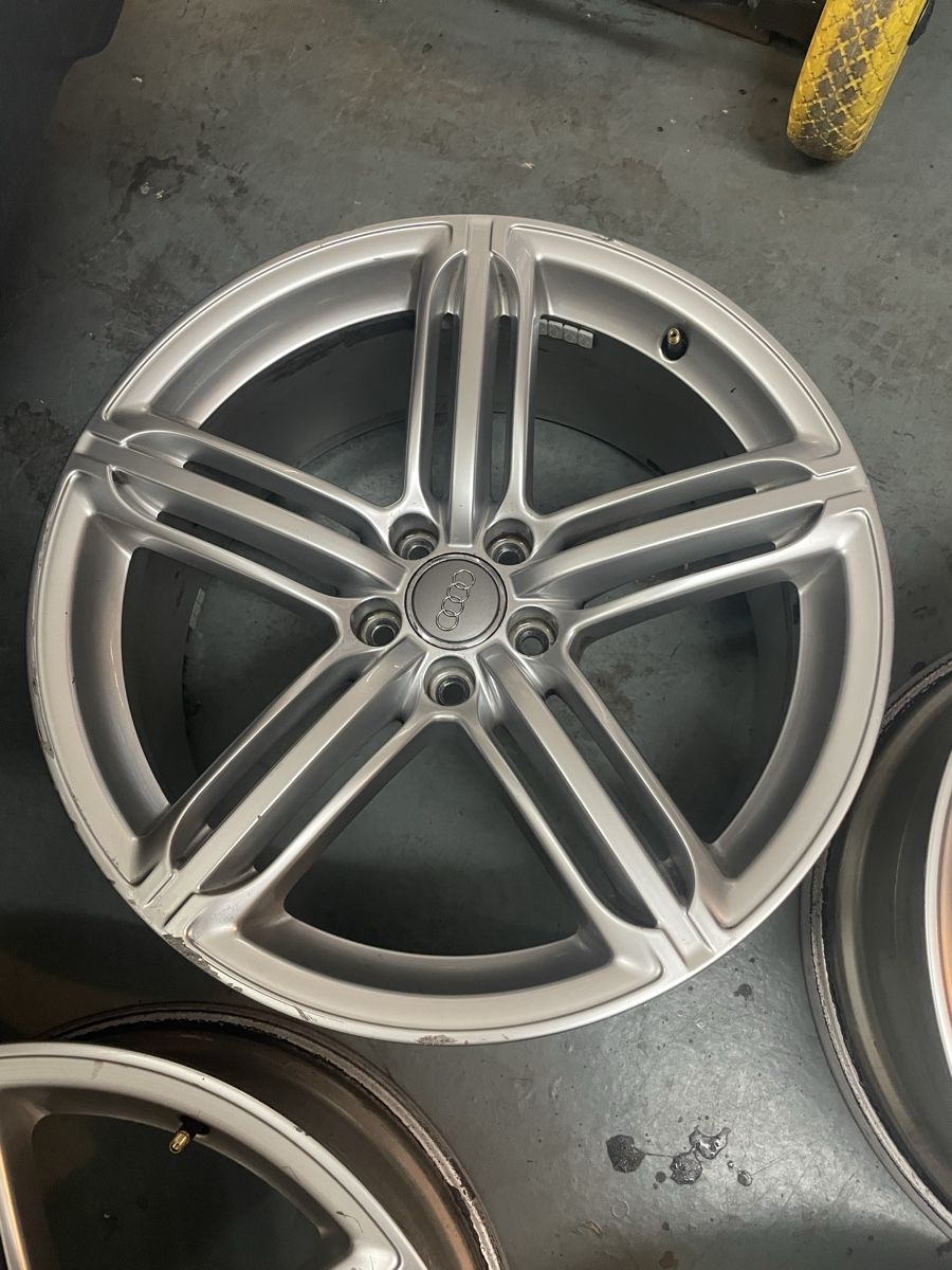 Audi Cerchioni: 4x Audi Alufelgen 20” – Usato da Sirnach venduto da MotionModular 4