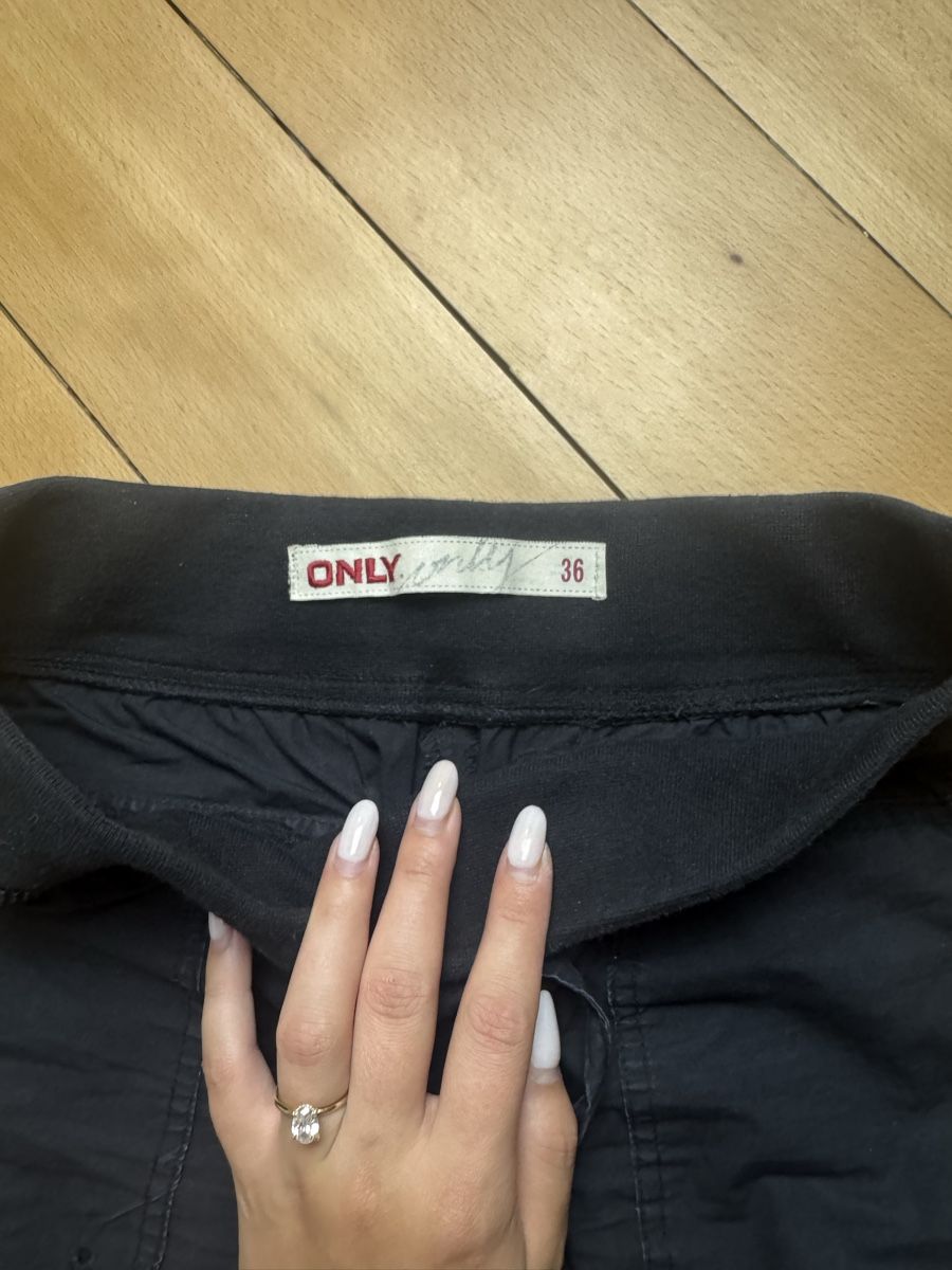 Only Pantalons: Only Damen Freizeithose schwarz – D'occasion à Bern par llina257 5