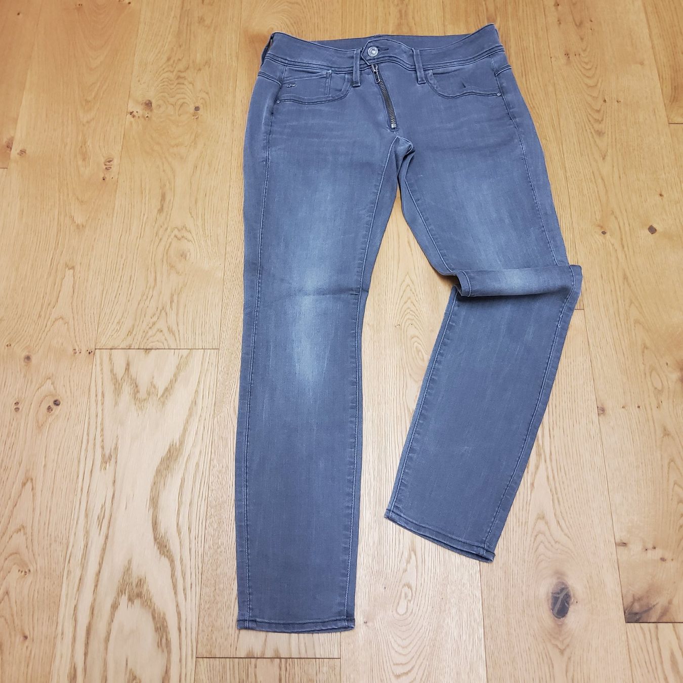 Esprit Lotti di vestiti: Kleiderpacket: Hosen, Schals – Usato da Naters venduto da 3904Naters 3