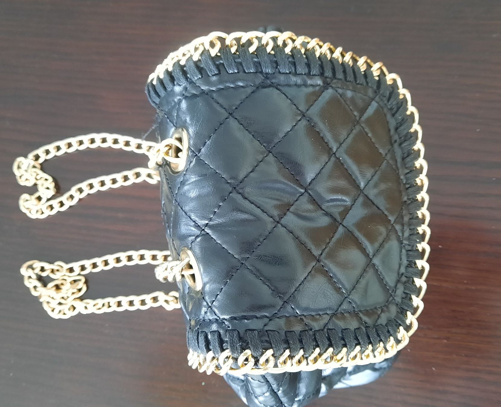 Borse da donna: Handtasche, Rucksack mit 'Gold'-ketten – Usato da Herrliberg venduto da AlexandraBopp