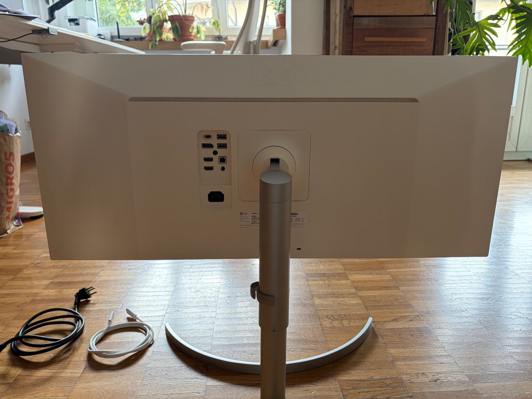 LG Monitor: Bildschirm 34 Zoll 5K IPS USB-C thin bezel – Usato da Zürich venduto da mmichele 2