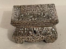 Coffre ancien Espagne. Argent??