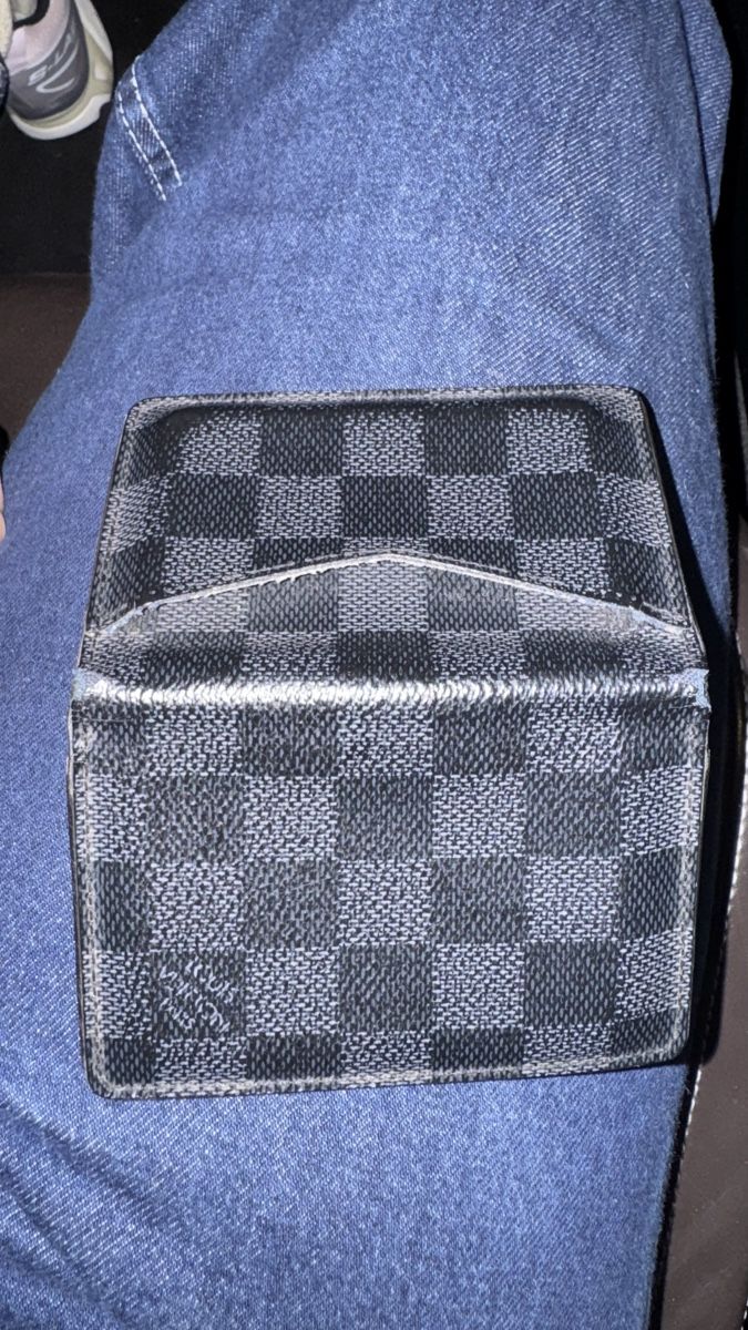 Louis Vuitton Brieftaschen: Louis Vuitton Kartenetui Damier Graphite – Gebraucht aus Riken AG von Herakles.18 3