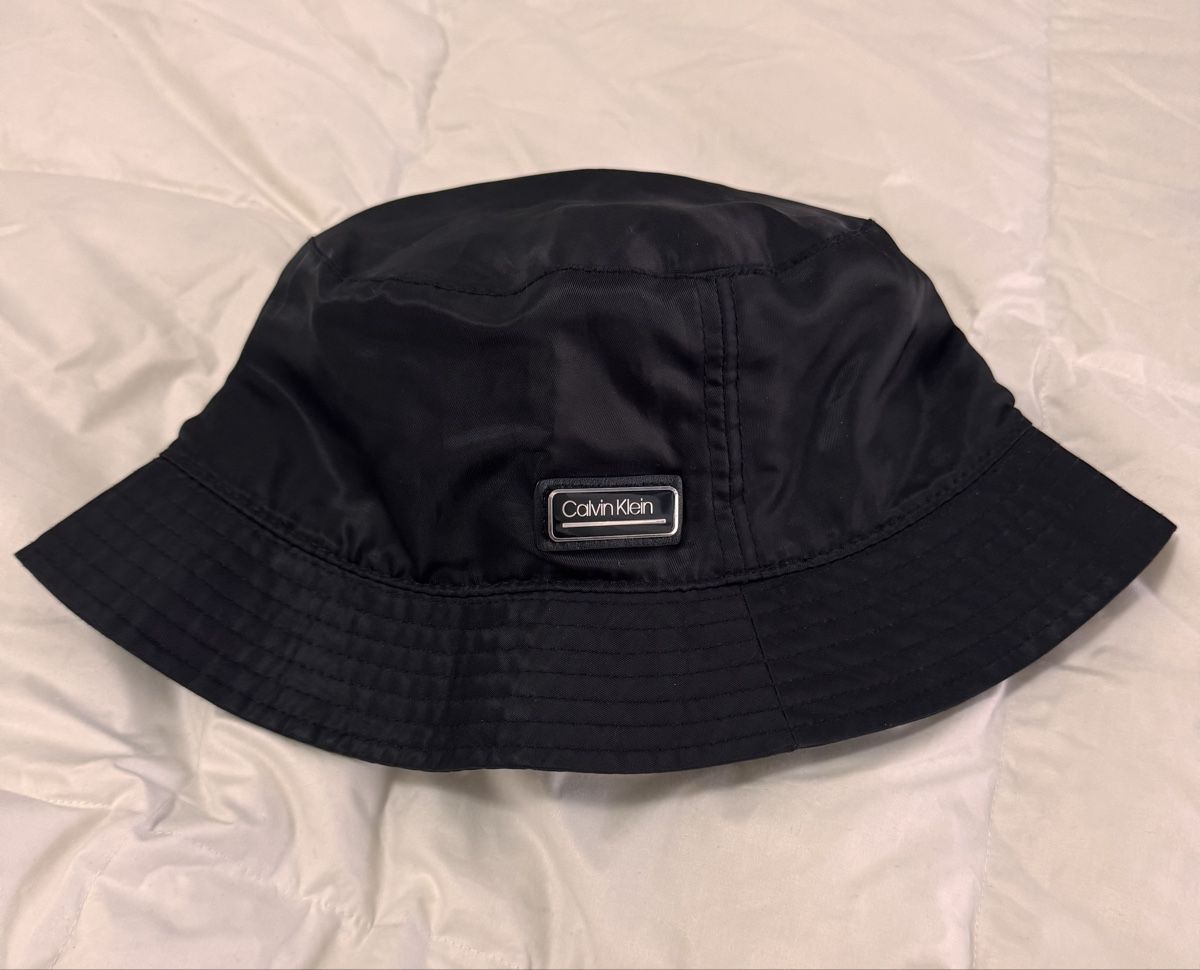 Calvin Klein Hüte, Mützen & Caps: Calvin Klein bucket hat schwarz – Neu (gemäss Beschreibung) aus Lenzburg von CelinaS01