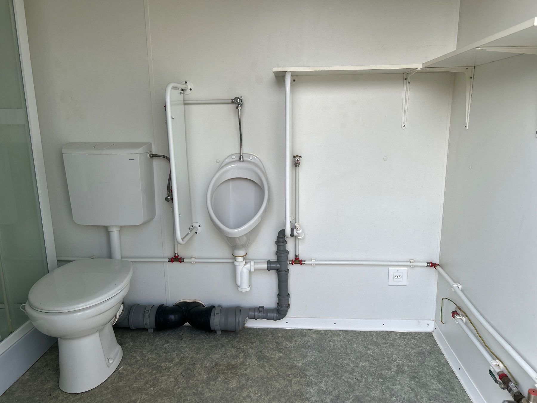 Contenitori edile: Container Wohnmodul Standard – Usato da Bretzwil venduto da bluemli83 5