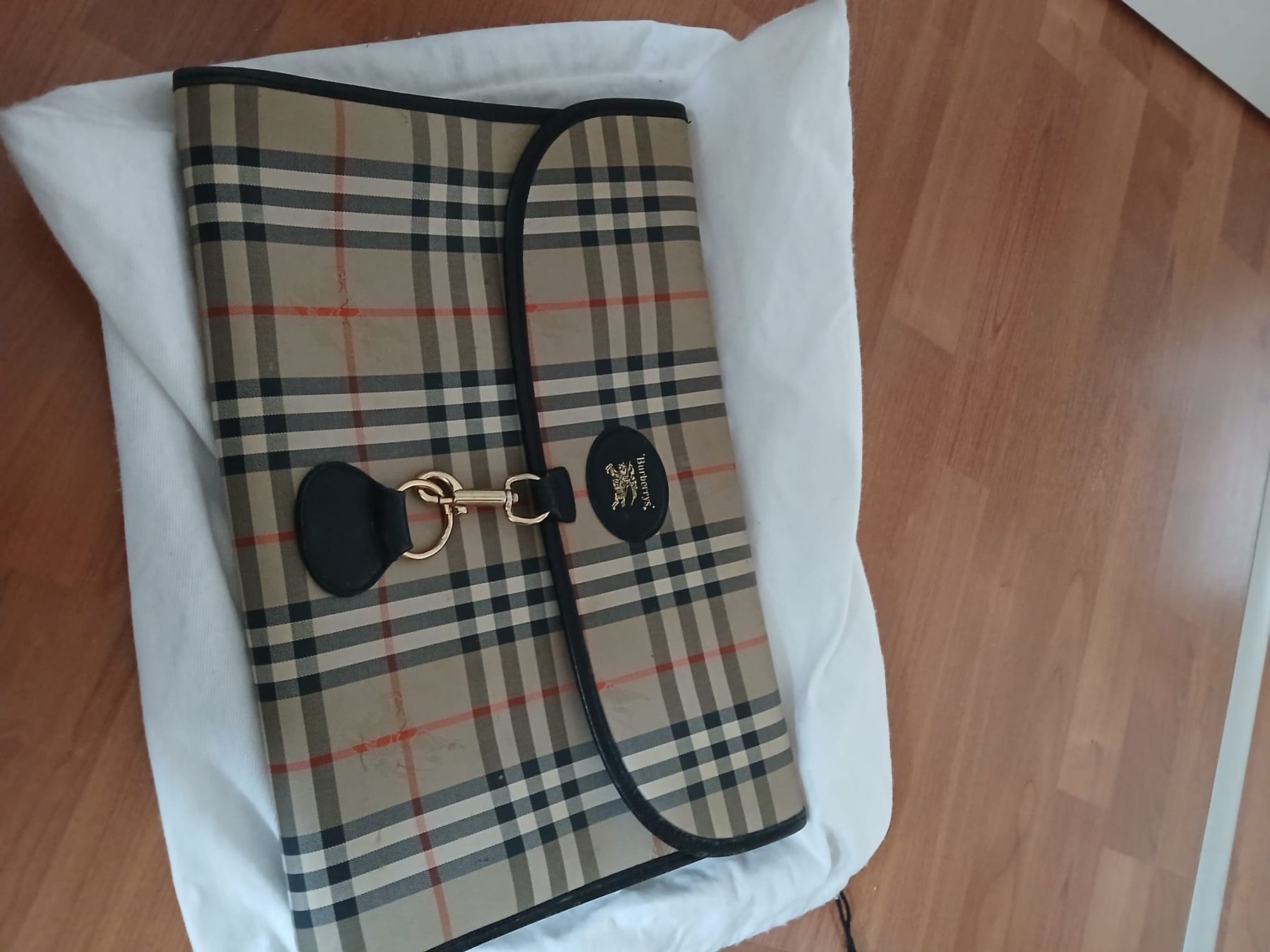 Burberry Valigie & Borse: Burberrys Aktentasche – Usato da Brittnau venduto da Gismo2012 1