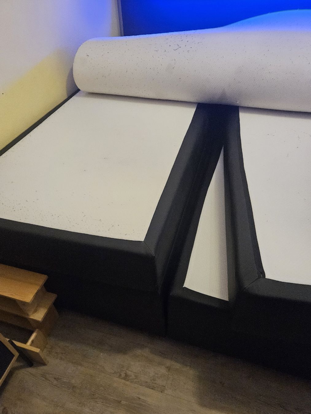 Betten: Boxspringbett schwarz mit LED-Beleuchtung gebraucht – Neu (gemäss Beschreibung) aus Untersiggenthal von Ideefixx 1