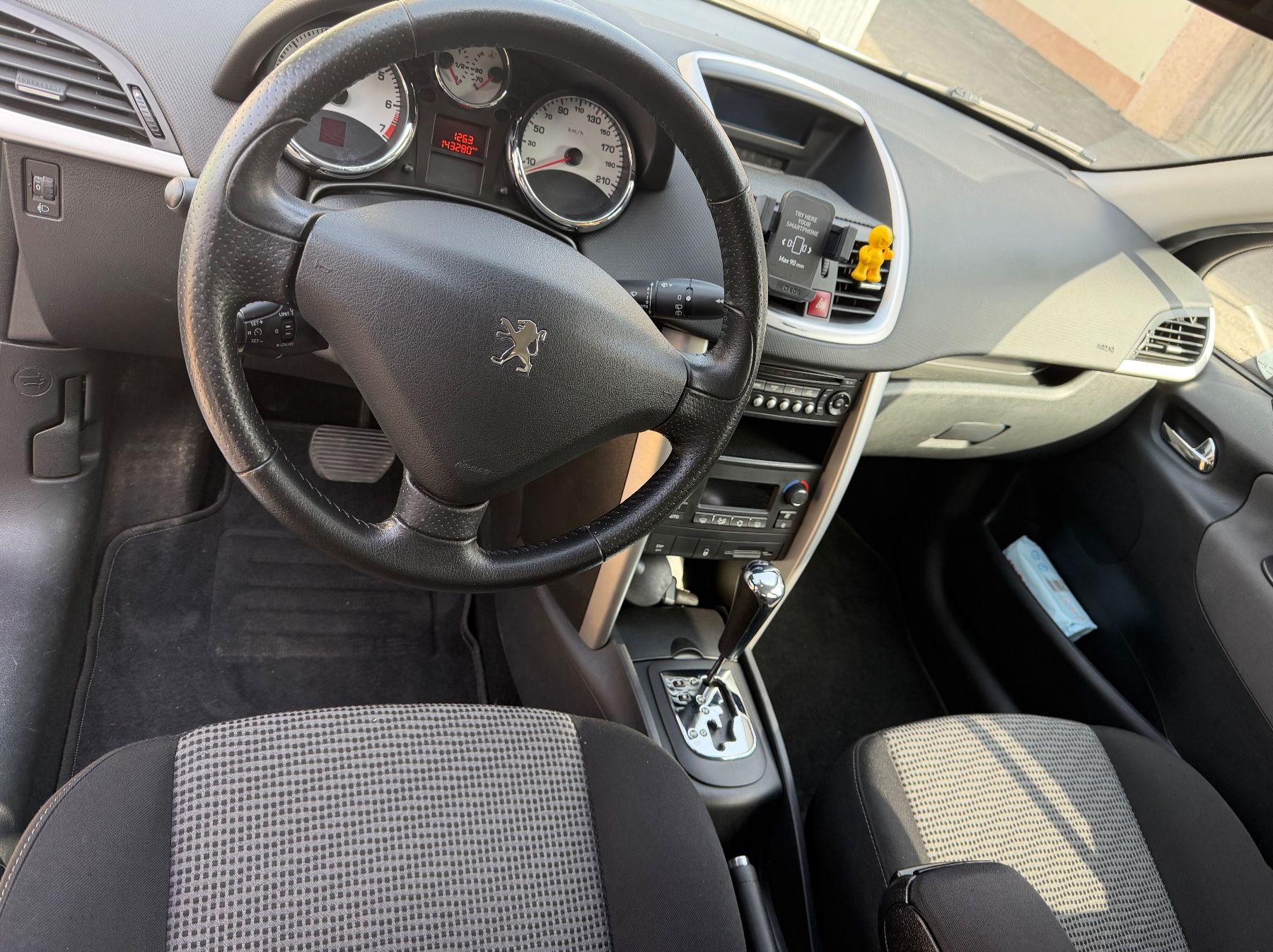Peugeot Autos: Peugeot 207, essence, blanche, MFK – Neu und originalverpackt aus Yverdon-les-Bains von hal_jq27 4