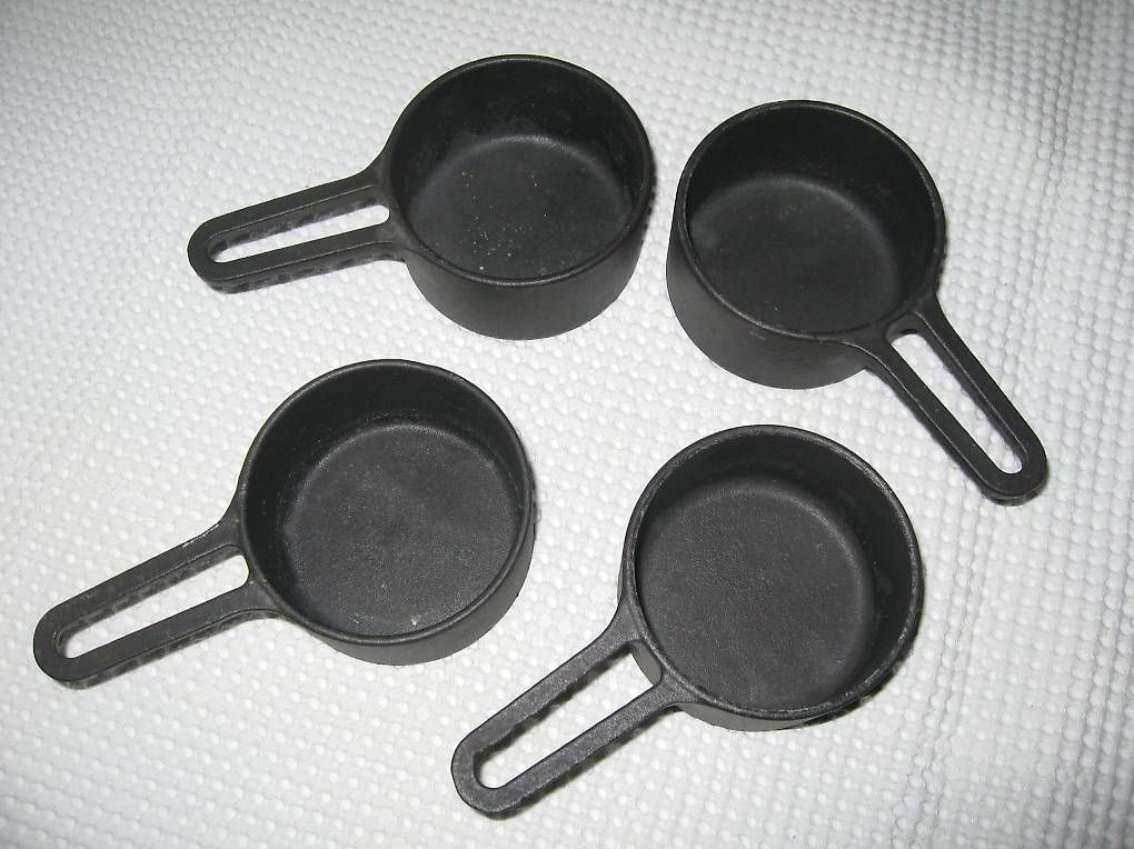 Padelle: Gusseisen Pfännchen "Castirone" Cast Iron Mini Gratinformen – Nuovo (secondo la descrizione) da Zürich venduto da Biker612
