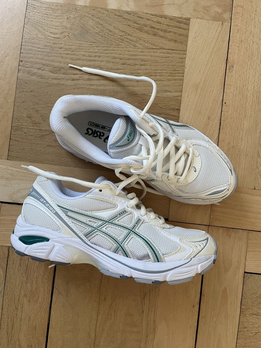 Asics Chaussures femmes: Asics Gr. 37 – D'occasion à Bern par jessicagioia