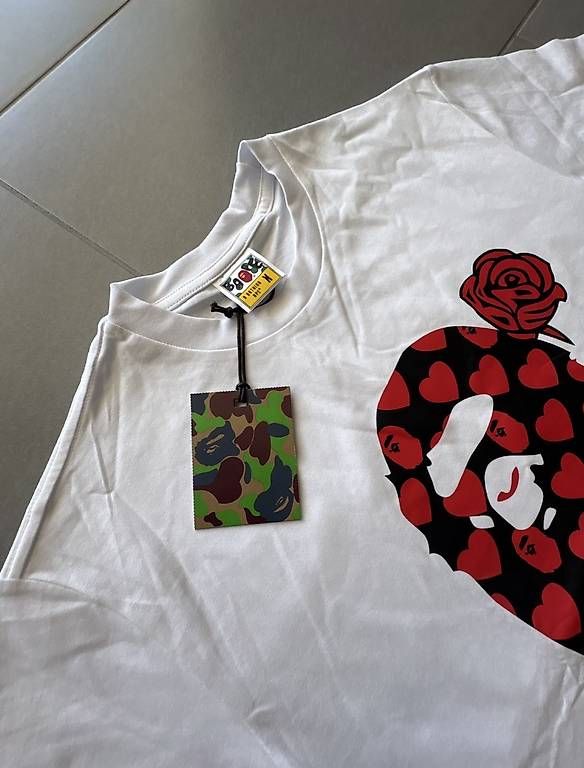 T-Shirts: Bape tshirt Rose M – Neu und originalverpackt aus Liestal von Adriennsely 1