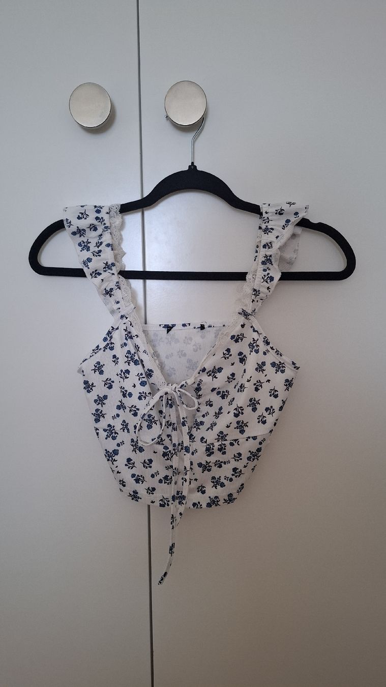 Top: Crop top with floral print, size S – Nuovo (secondo la descrizione) da Hausen am Albis venduto da ann_2kkx