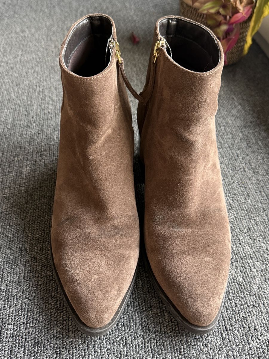 Damenschuhe: Bottines en daim marron taille 38  – Gebraucht aus Bulle von LeMoleson 1
