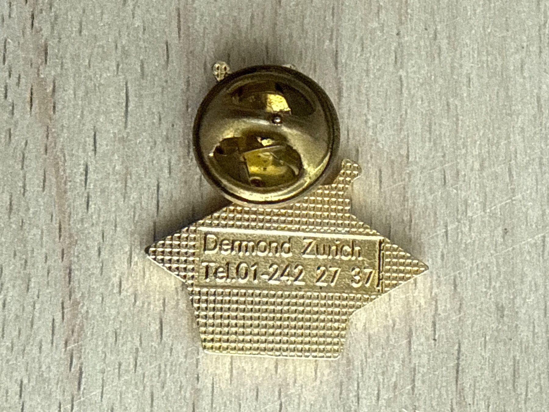 Plaquettes & Badges: Pin SAK stark – D'occasion à Glattbrugg par Schweigmatt 1