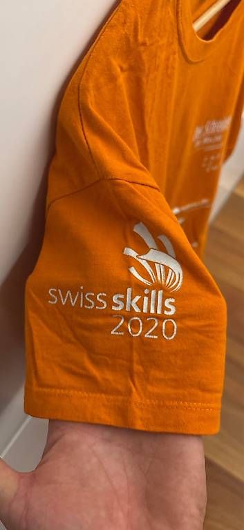 T-Shirts: SWISS SKILLS Shirt Gr L – Gebraucht aus Lenzburg von benuzerflorian 1