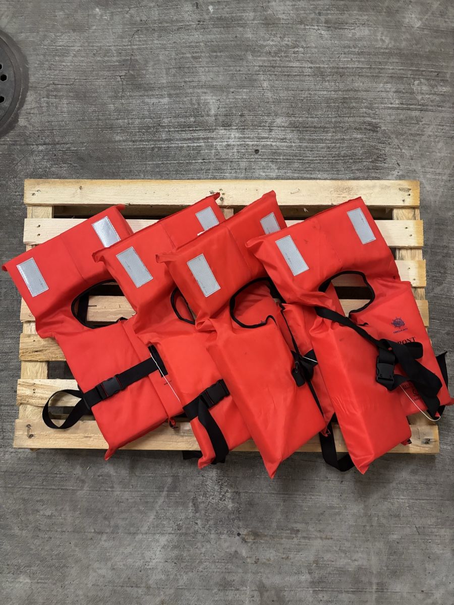 Gilets de sauvetage: Rettungswesten – Neuf (Voir description) à Würenlos par Rest-Wert