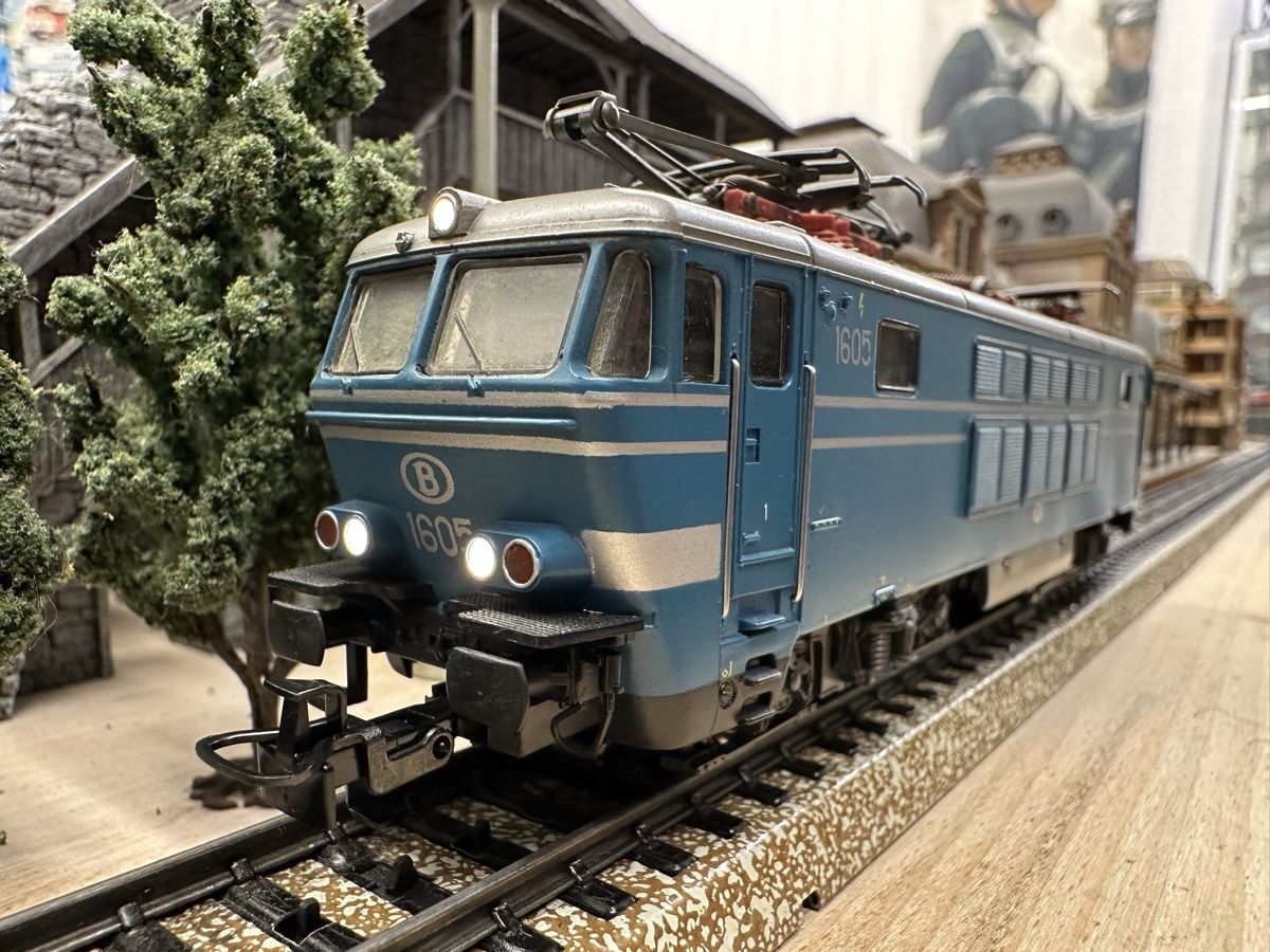 Märklin Modellini di ferrovie: Märklin 3152 SNCB BR 16 – Usato da Lupsingen venduto da New-Haven