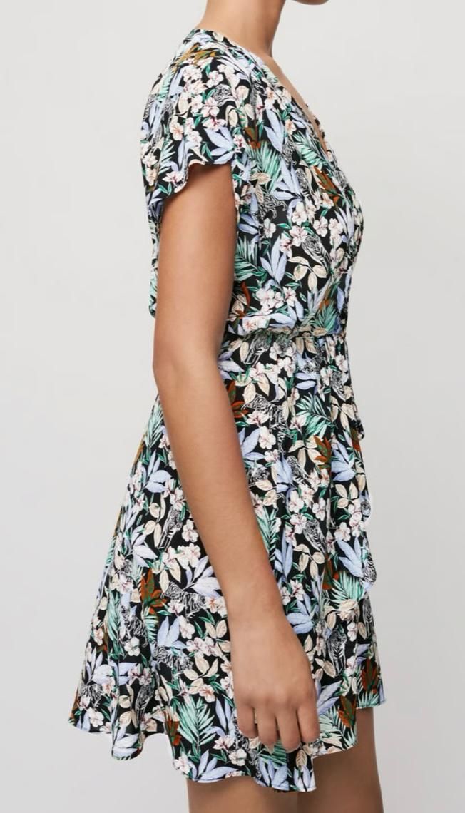 Maje Robes: Robe cache-coeur MAJE à imprimé floral taille 38 – D'occasion à Cortaillod par seba15 4