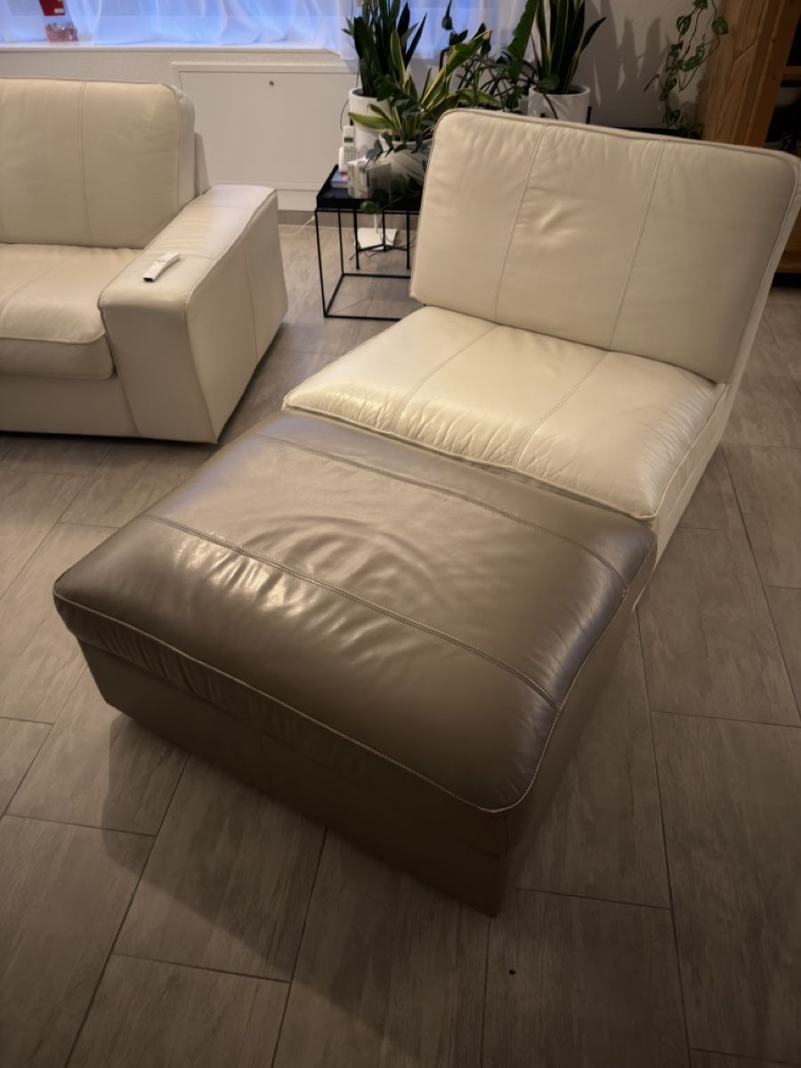 Ikea Divani: Echtleder-Garnitur: 3er-Sofa, Sessel & Fusshocker – Usato da Dällikon venduto da patrickdu