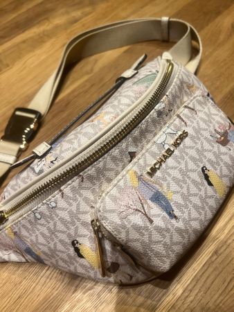 Michael Kors Bauchtasche mit Print beige guter Zustand