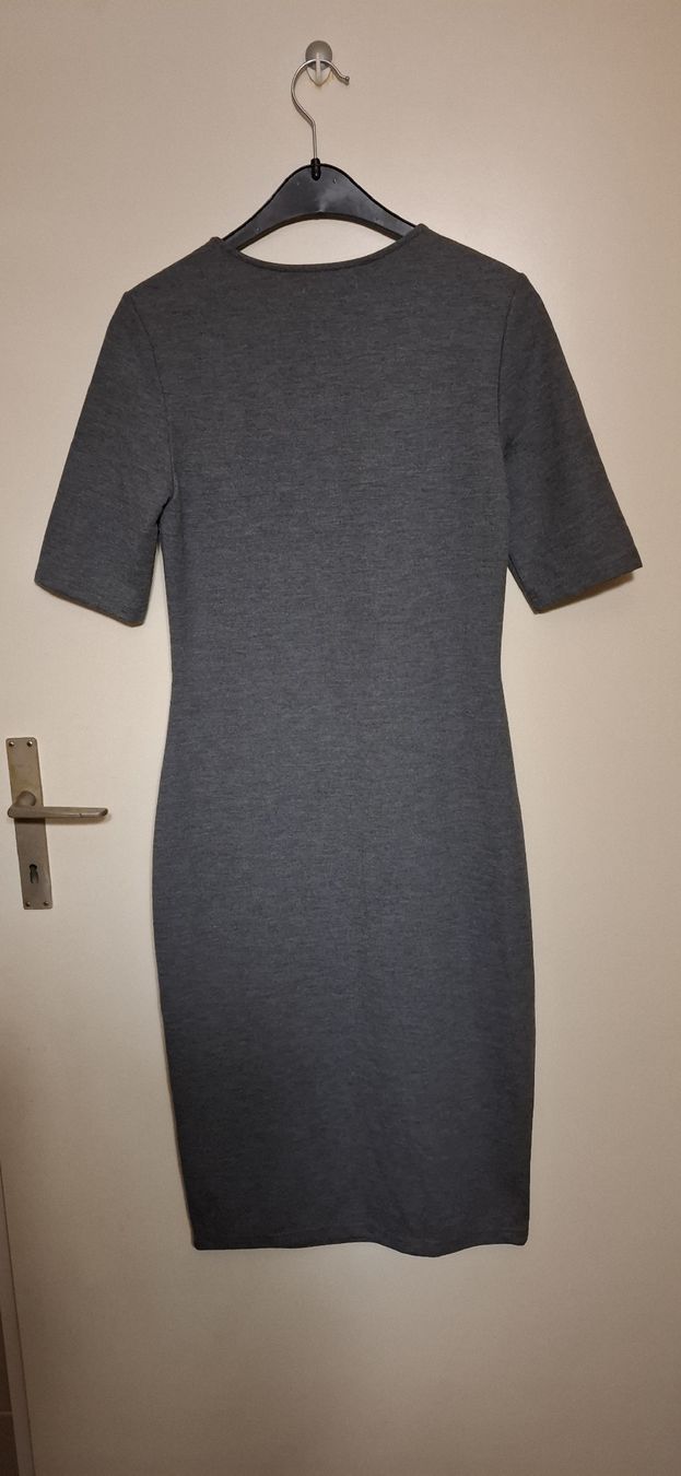 Zalando Vestiti: Robe grise manche courte, Zalando, taille 36 – Nuovo (secondo la descrizione) da Lausanne venduto da GeoTrouvetou1952 1