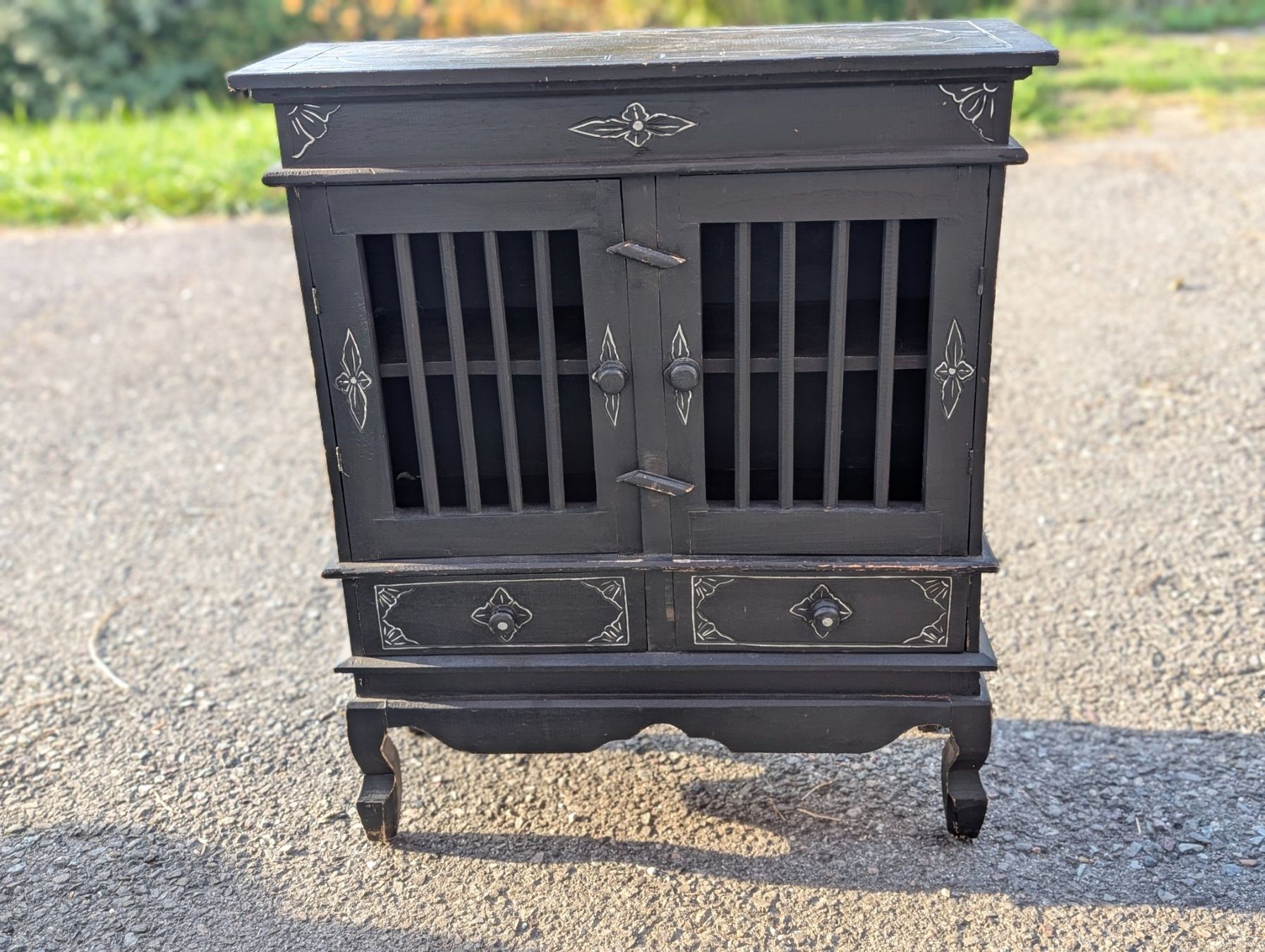 Charmant meuble de rangement vintage en bois noir style bohè (Gebraucht ...