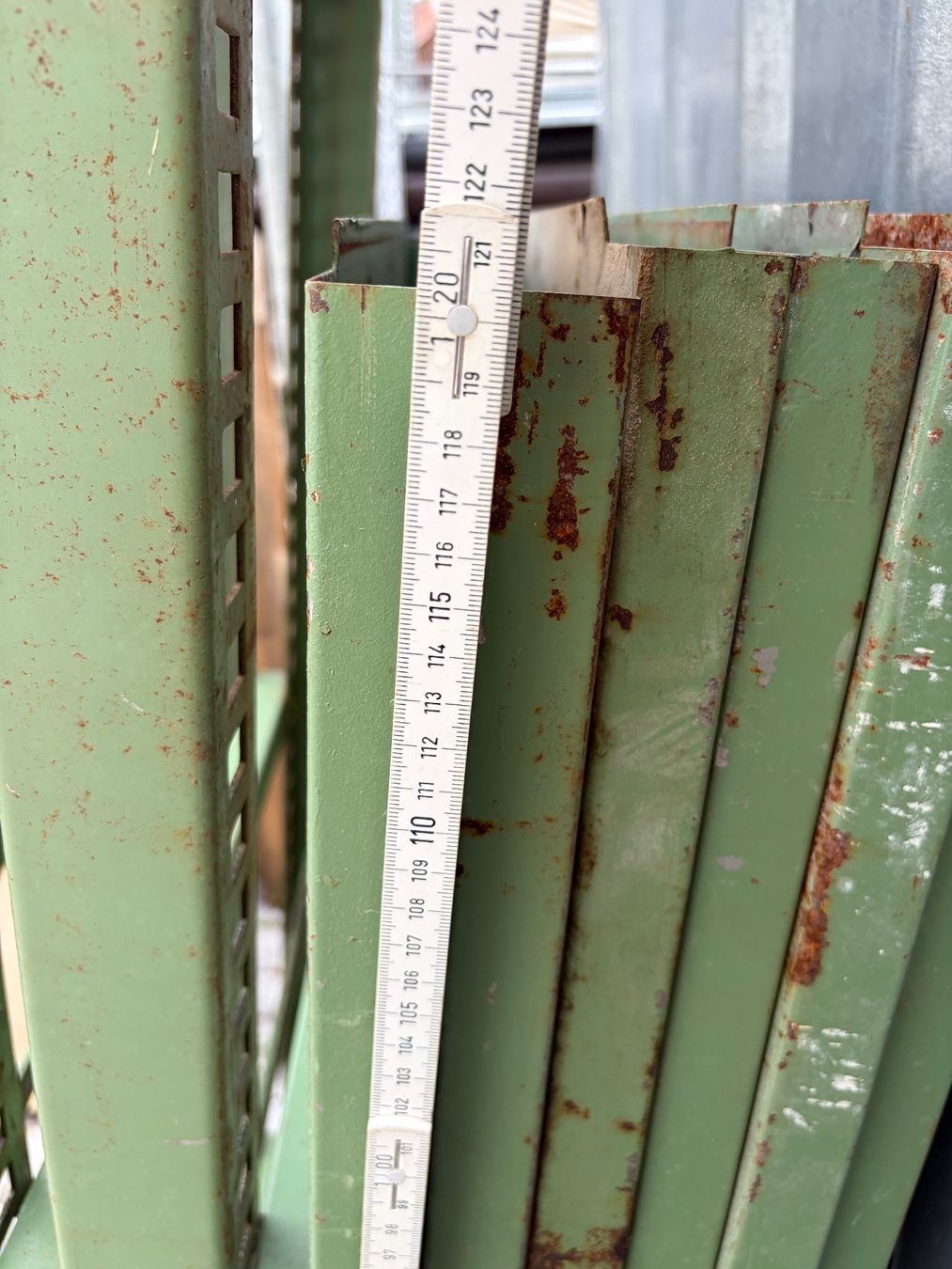 Scaffali: Metallgestell – Usato da Uster venduto da dorni20 3