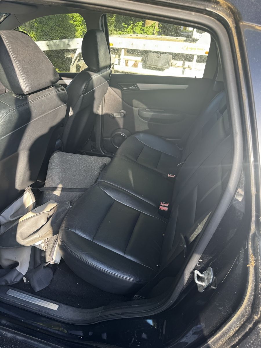 Autos: Mercedes classe B200 – Defekt aus Châtelaine von Bibaxx 7