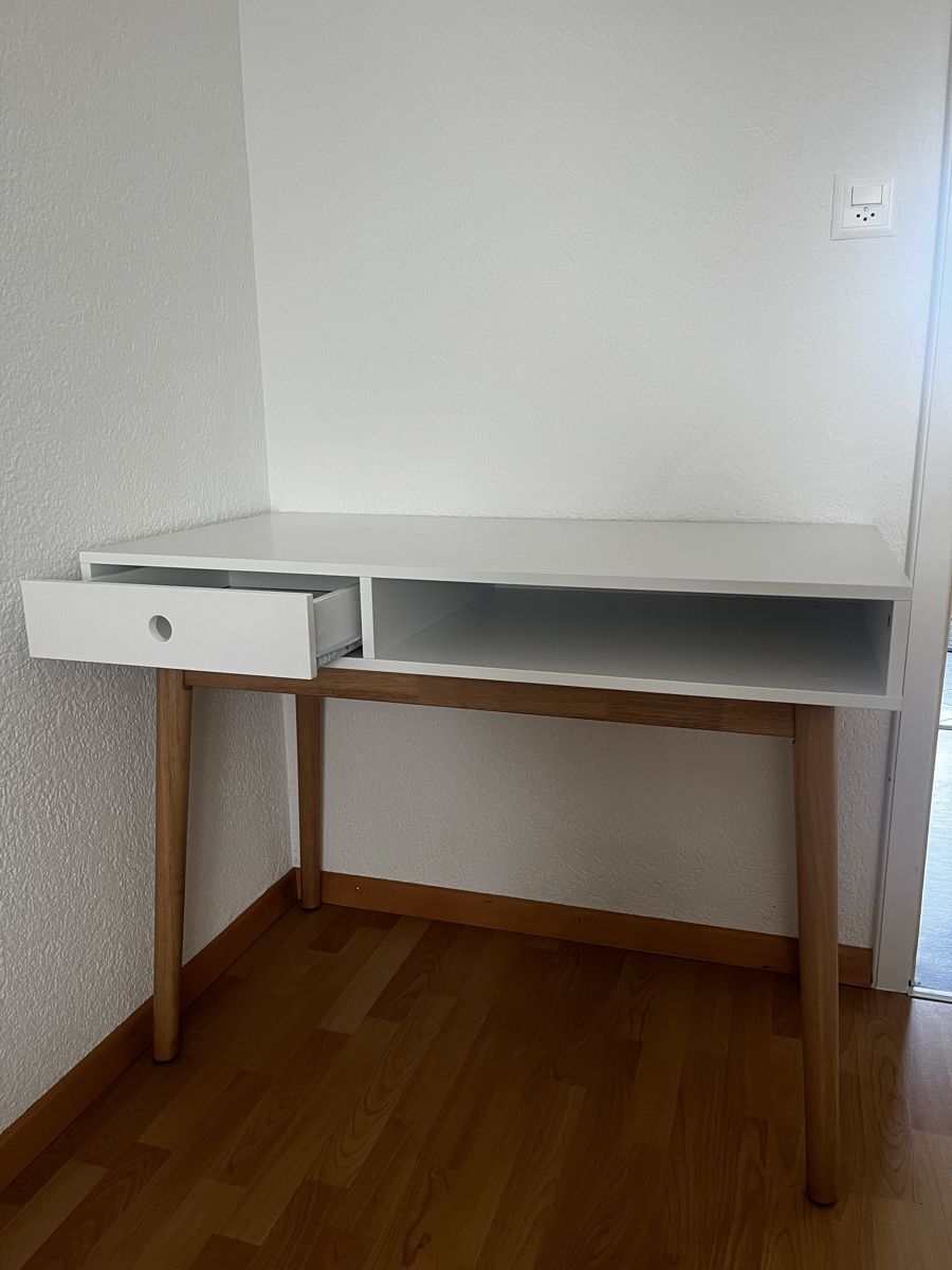 Scrivanie: Schreibtisch Micasa – Usato da Dagmersellen venduto da Alicia_16