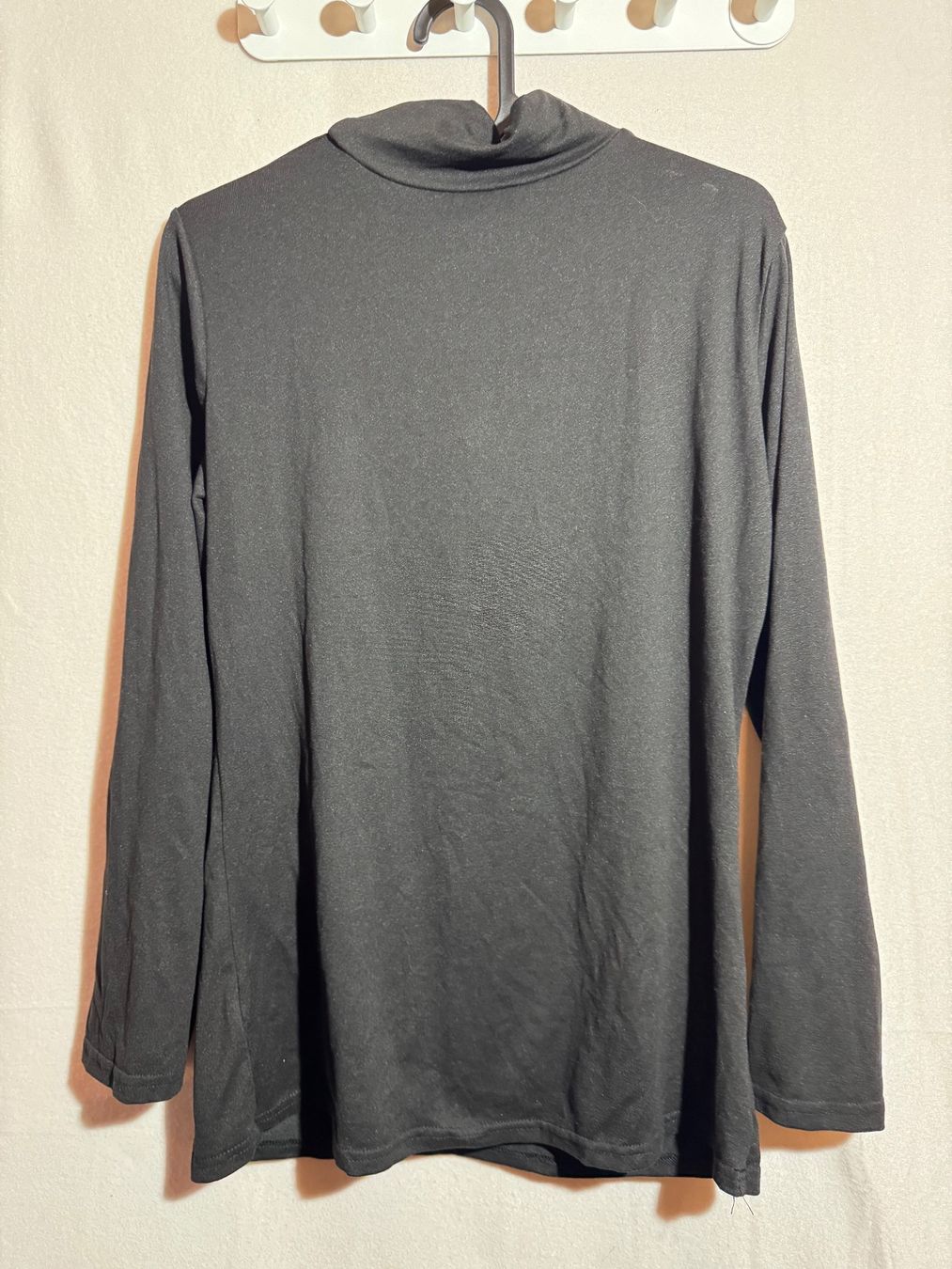 Pulls & Sweat-shirts: Schwarzer Pullover Gr. M – D'occasion à Grosswangen par SALE_SALE_SALE 8