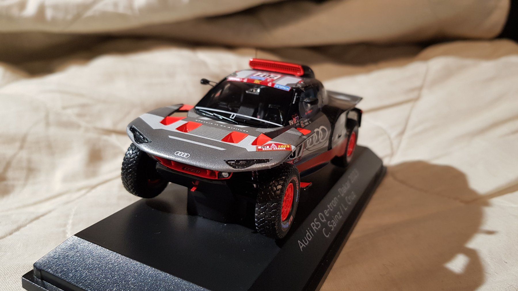 Modellini d'auto: Audi Rs Qe-tron E2 C.Sainz Rally Dakar 2023 – Nuovo e nell'imballaggio originale da Fribourg venduto da 911cc 3