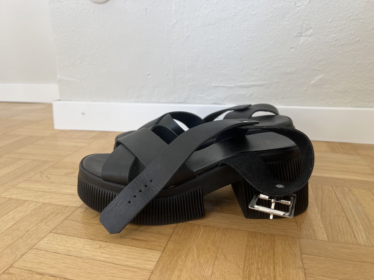 Scarpe da donna: Sandalen schwarz 37 – Usato da Winterthur venduto da lilly021 3