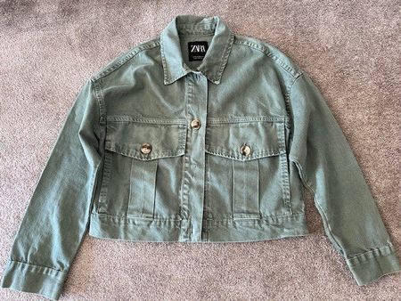 Salbeigrüne Jeansjacke, Gr. XS