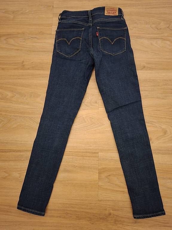 Jeans: Levis Jeans  – Usato da Bern venduto da ANIP 2