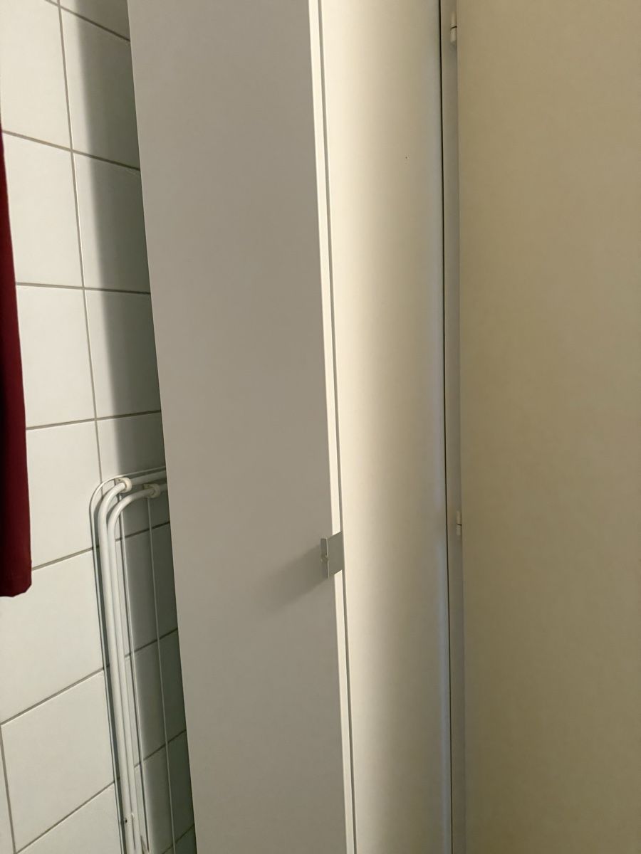 Armadi: Badzimmerschrank – Usato da Ebmatingen venduto da Banganca