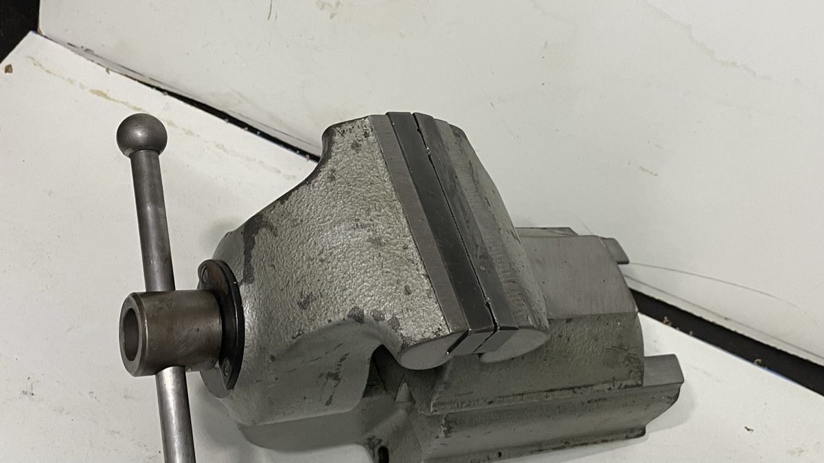 Gressel Tous les outils: Gressel 125 Schraubstock – D'occasion à Erlinsbach SO par Demonja 1