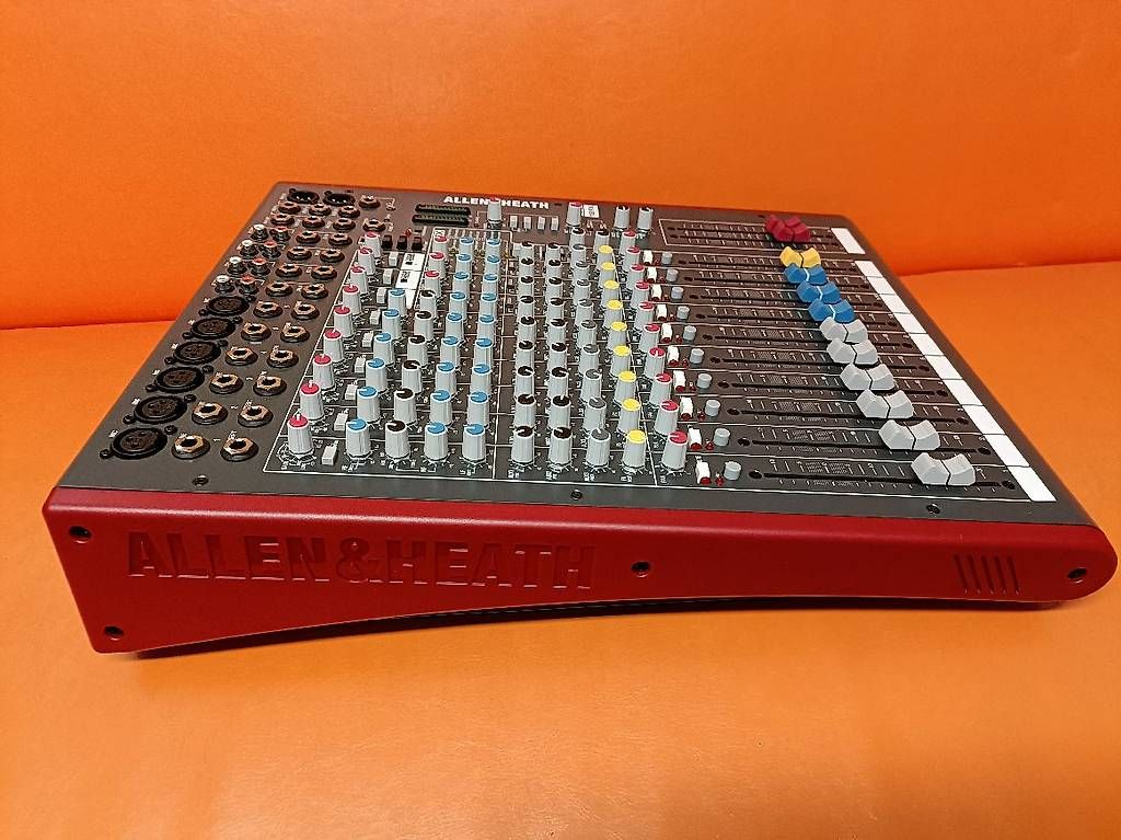 Allen & Heath Console di mixaggio: ALLEN & HEATH – Usato da Clavaleyres venduto da roger0713 3